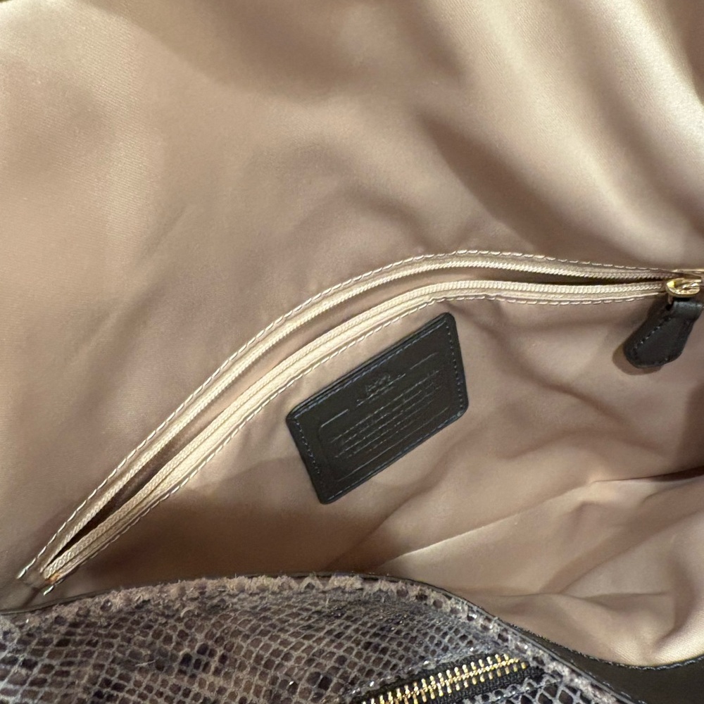 Coach Handbag - Picture 6 of 9